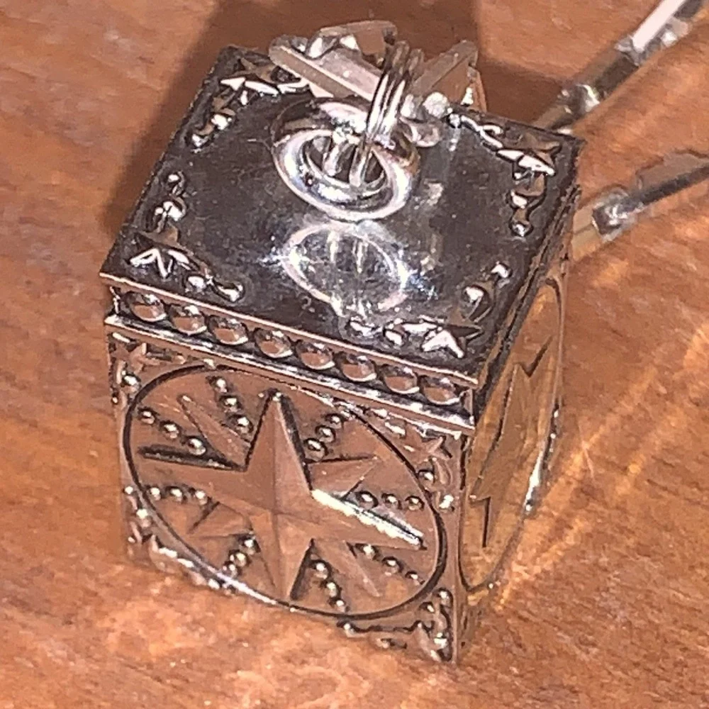 Pendant Necklace Star of Bethlehem Square Box  with Three Wise Men Inside 14